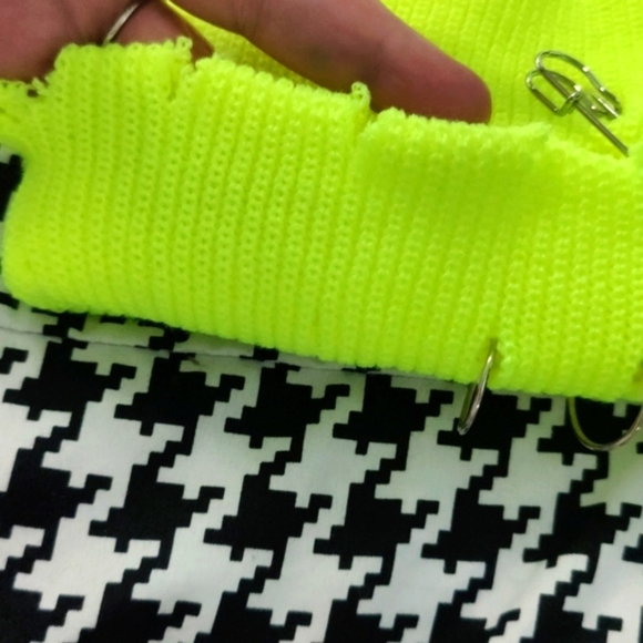 Neon yellow dolls kill punk beanie hat - Picture 10 of 10